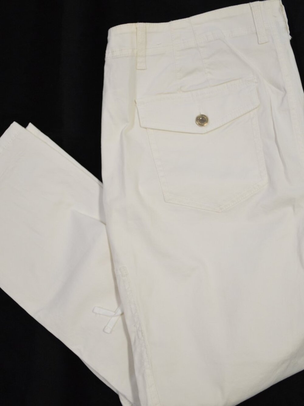 Women’s White House Black Market Cargo Ankle Pants Size 12 White